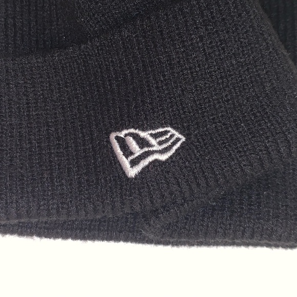🔑 [2/$20] NEW ERA EMBROIDERED KEY LOGO BLACK POM CUFFED BEANIE TOQUE HAT 🔑 - Picture 3 of 5